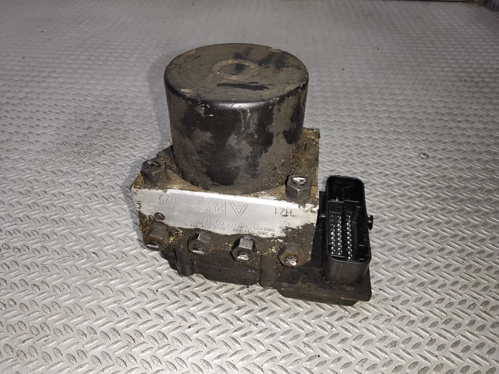 ABS block 6Q0614117S
