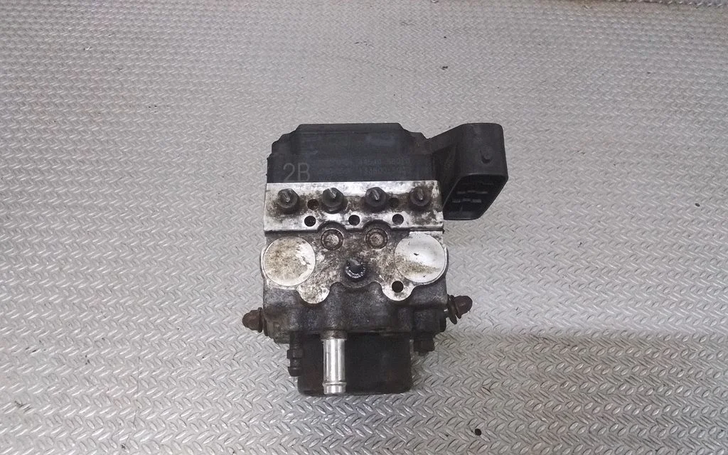ABS-plokk – Toyota Previa (XR30, XR40) II (2000-2006)