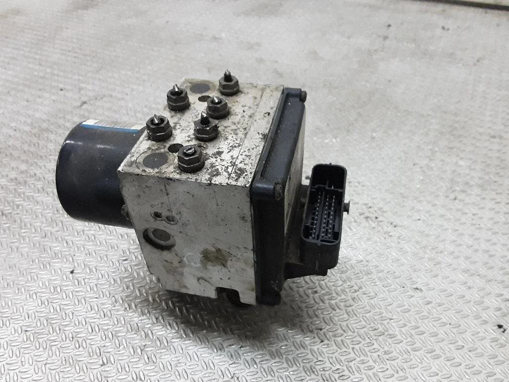 ABS block – Volkswagen Passat B6 (2005-2010)