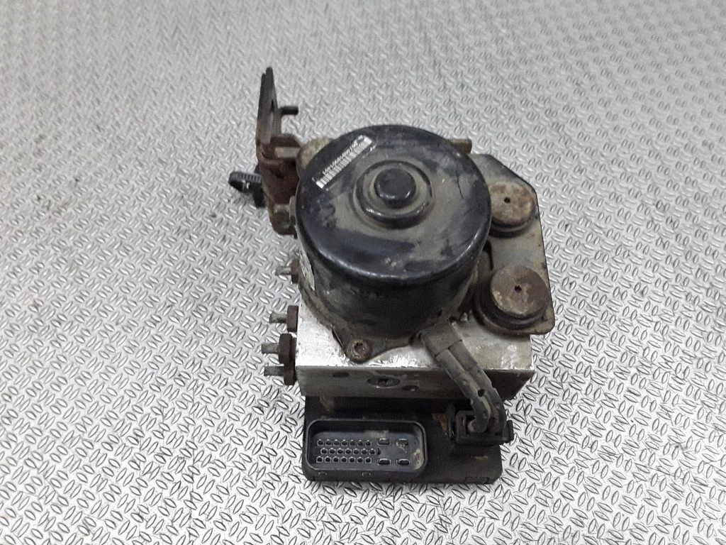 Pompa ABS 0K9B0437A0
