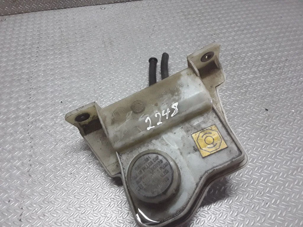 Bremžu šķidruma tvertne
