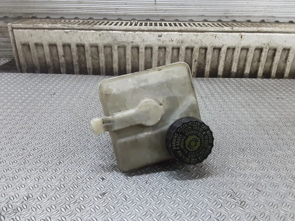 Brake fluid reservoir 8646006