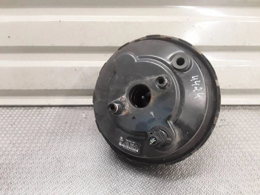 Brake booster 7L8612101