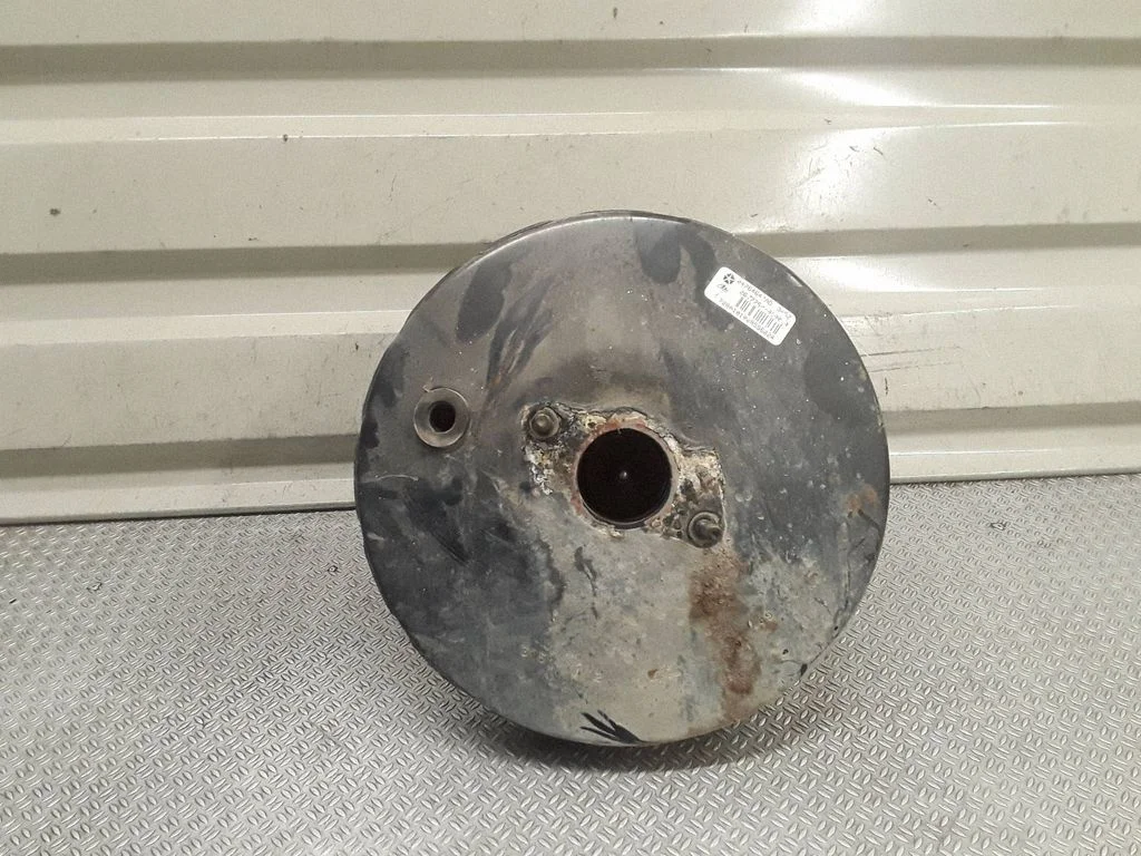 Brake booster 04764647AD