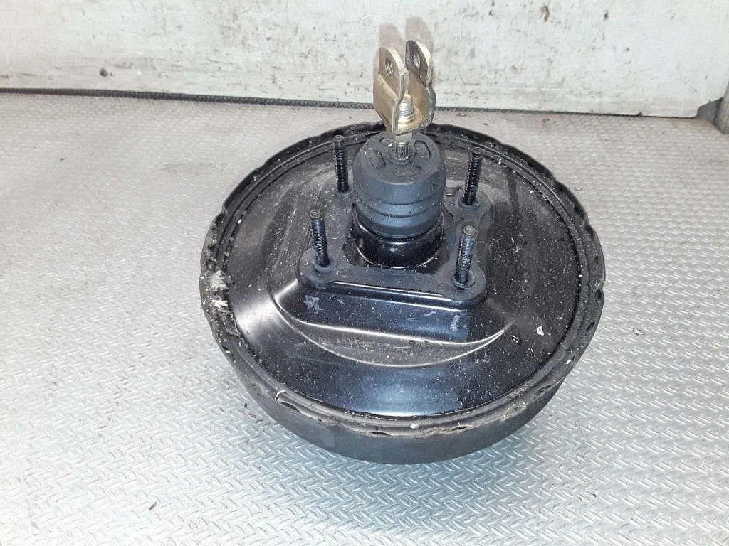 Brake booster 591003E100