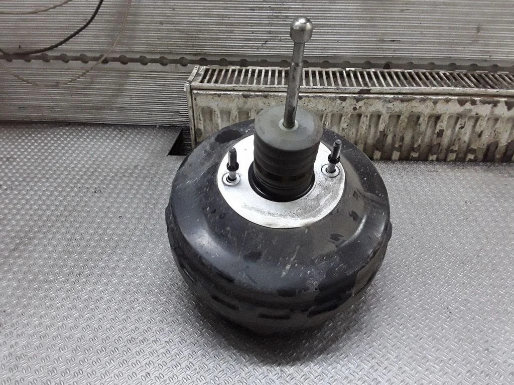 Brake booster 13228183