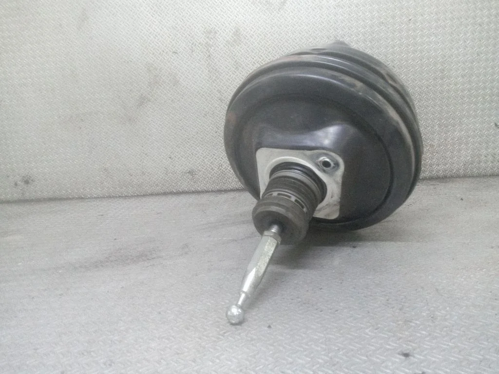 Serwo hamulcowe 4F0612105F