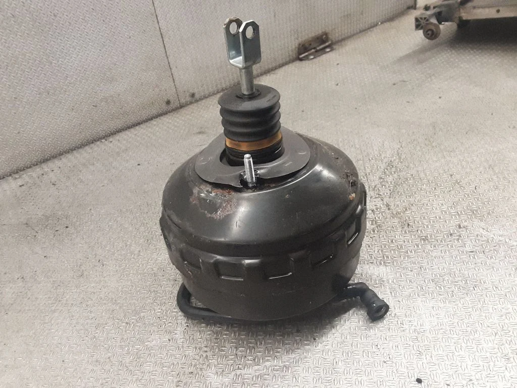 Brake booster 6764125