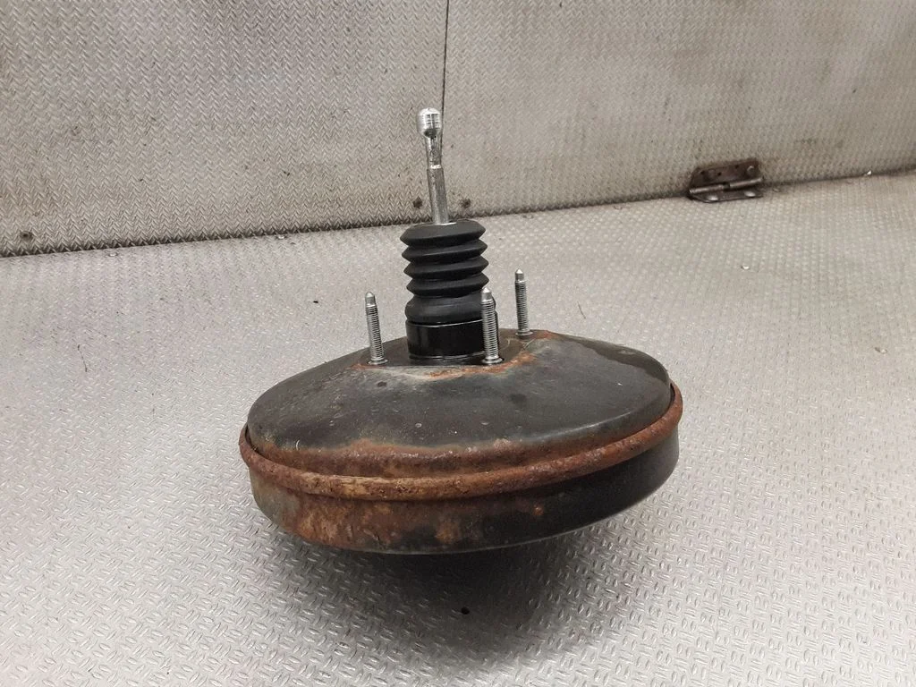 Brake booster 13347114