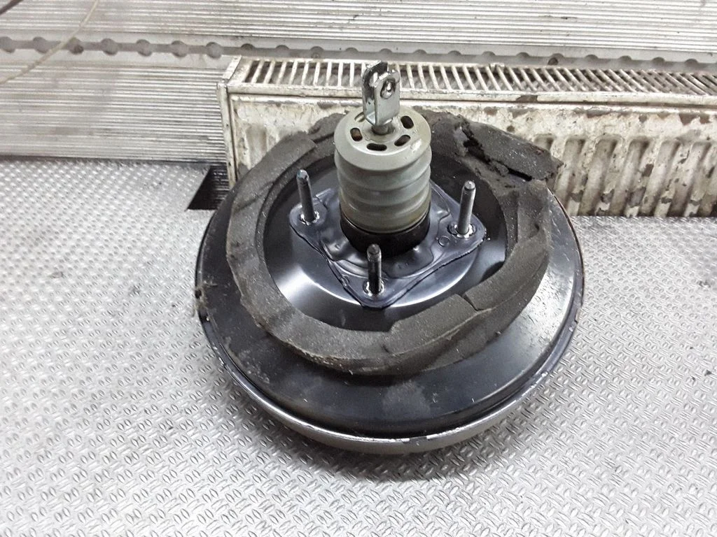 Brake booster 9681194180