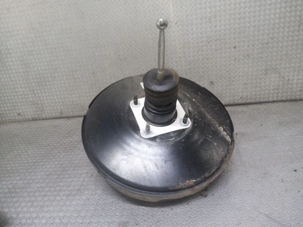 Brake booster – Volkswagen Touran I (2003-2010)