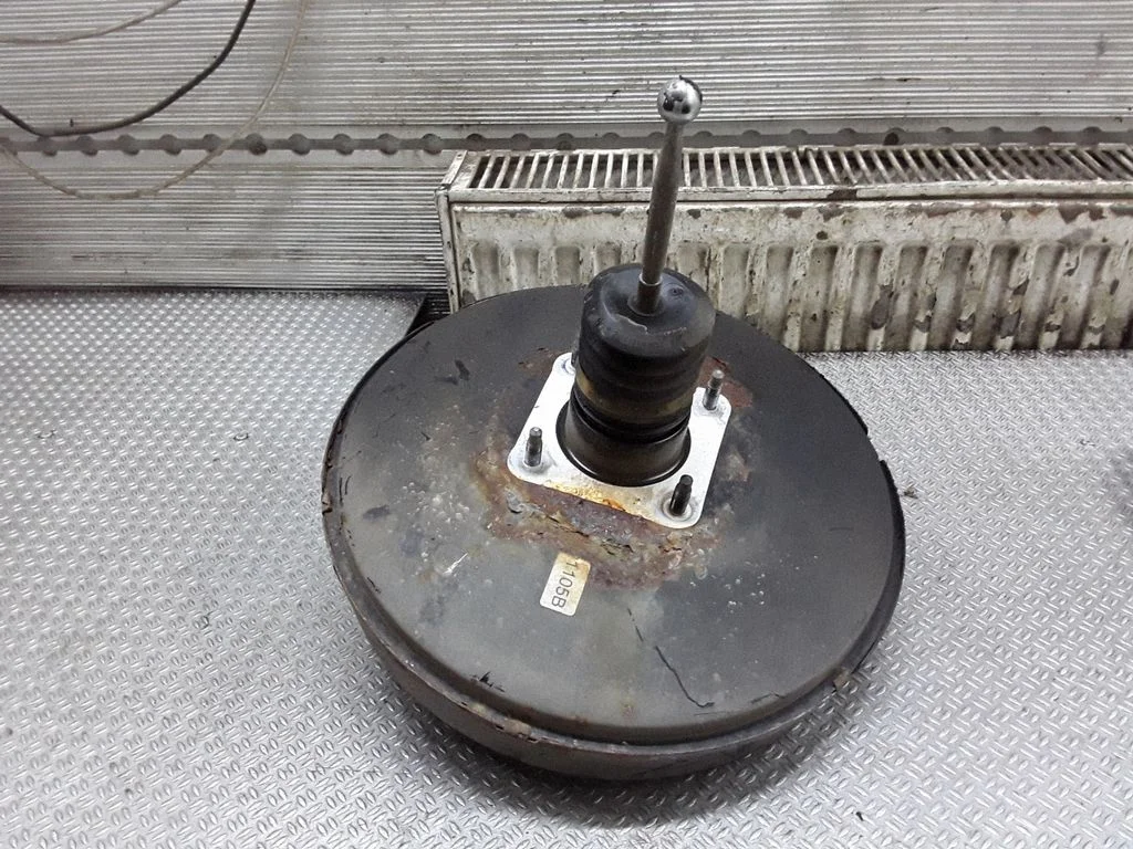 Brake booster – Volkswagen Caddy (2004-2010)