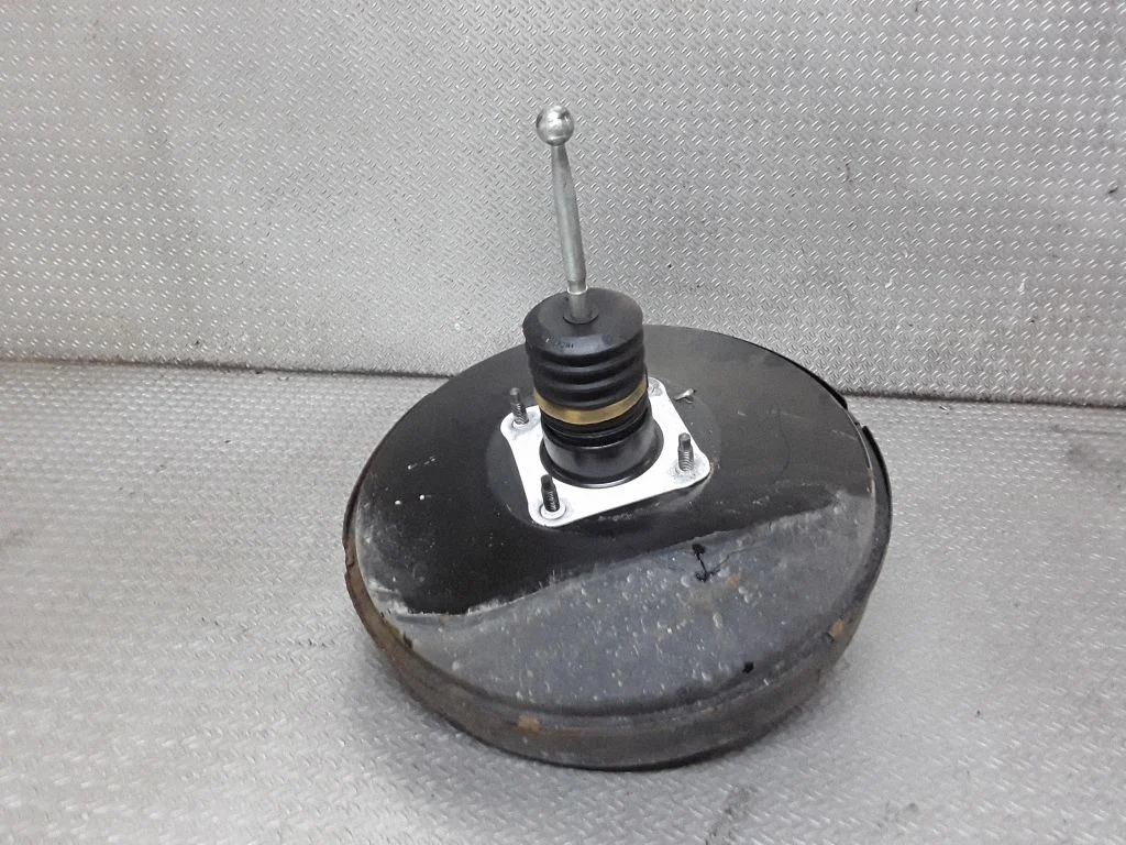 Brake booster – Volkswagen Passat B6 (2005-2010)