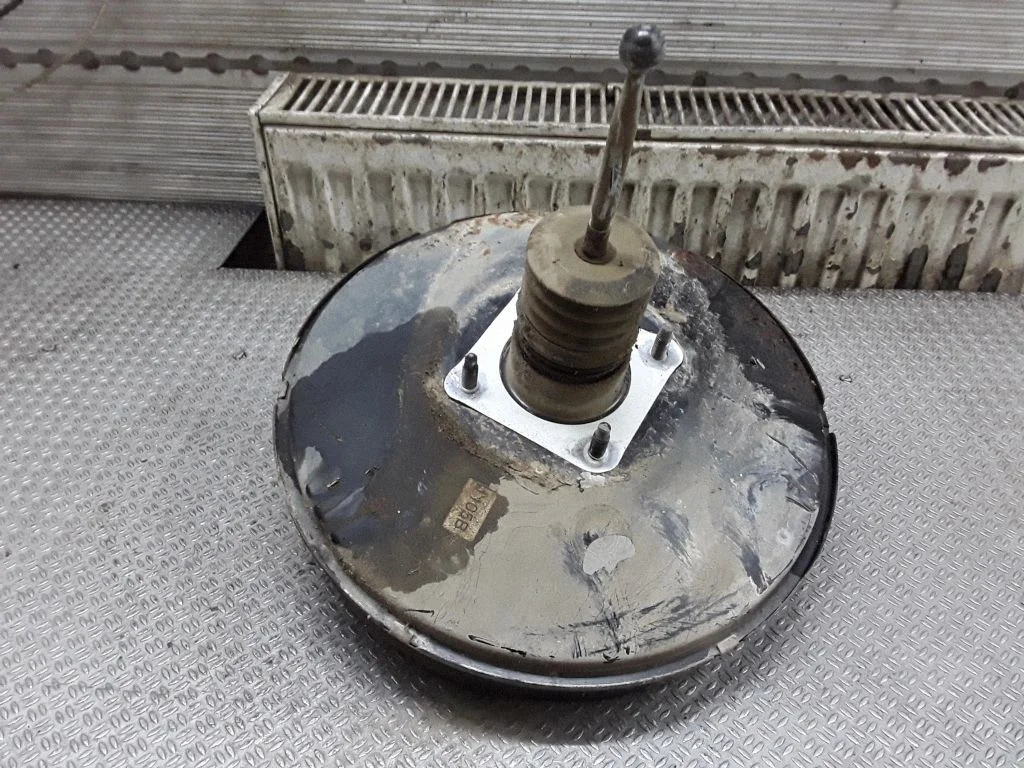 Brake booster – Volkswagen Caddy (2004-2010)