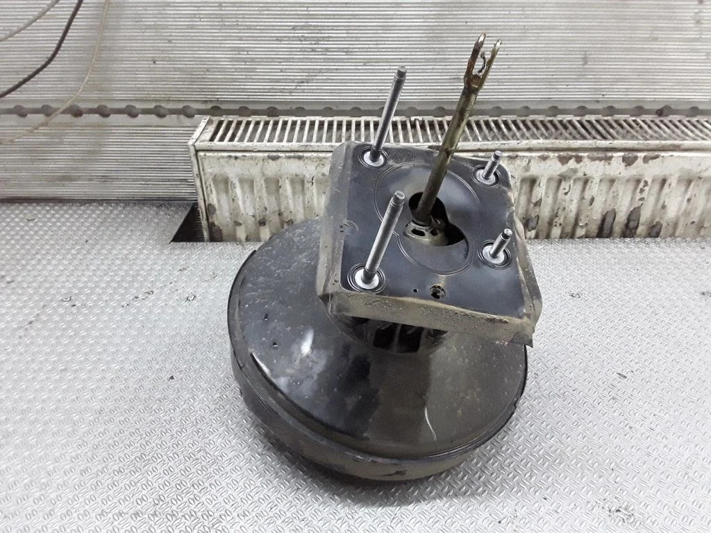Brake booster 9657237180