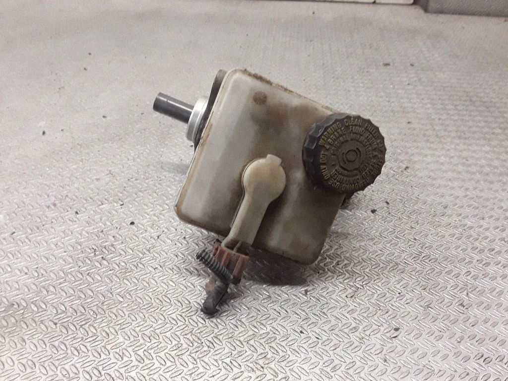 Master brake cylinder 03350884532