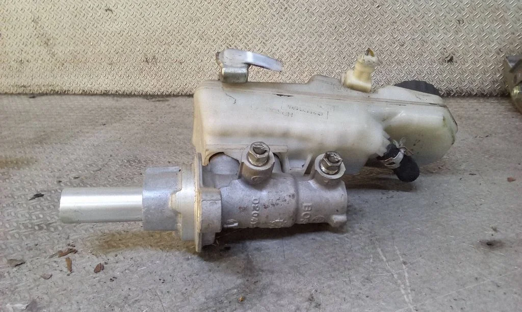 Master brake cylinder – Toyota Verso (2009-2018)