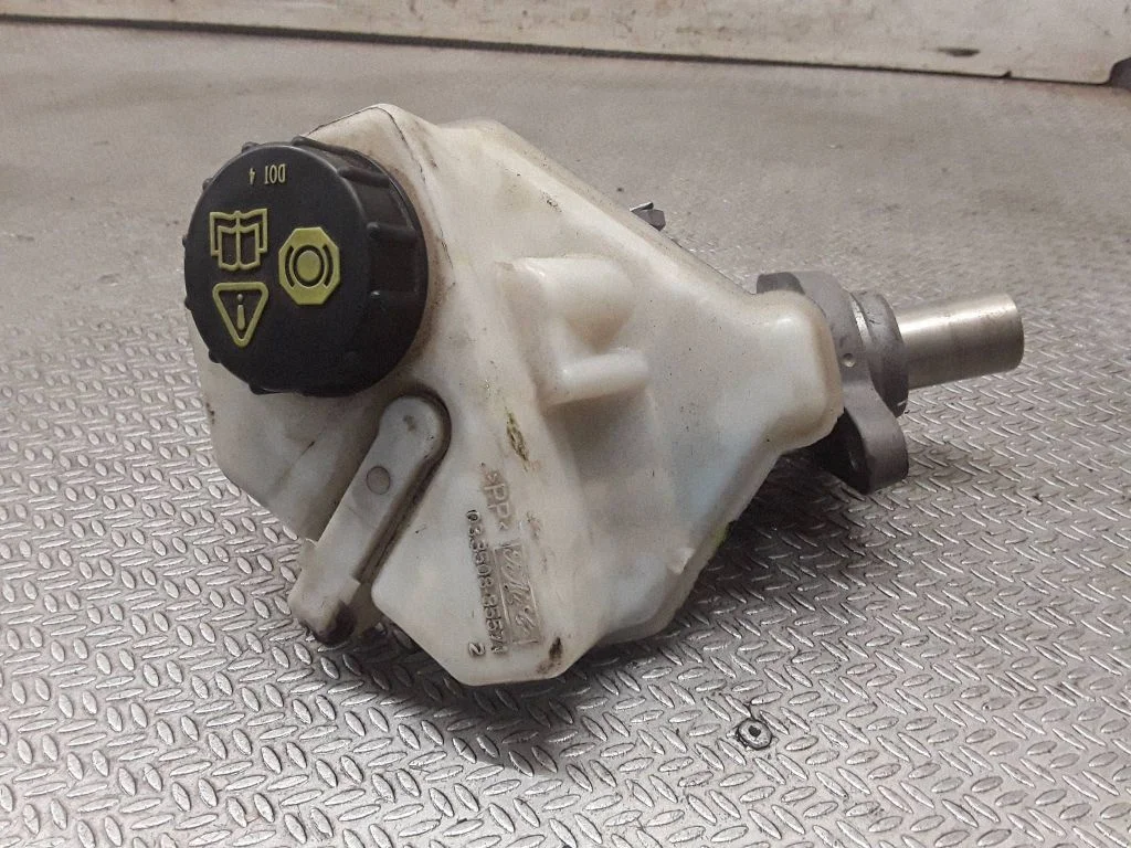 Master brake cylinder – Volvo V70 (2005-2008)