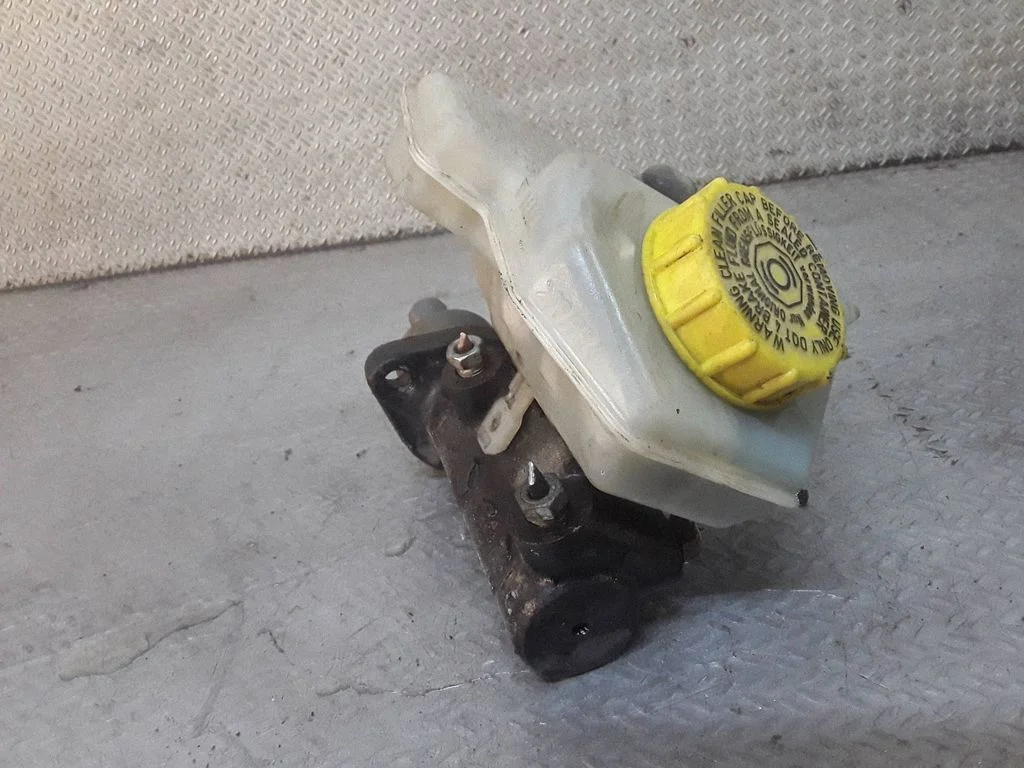 Master brake cylinder 7D0611303A