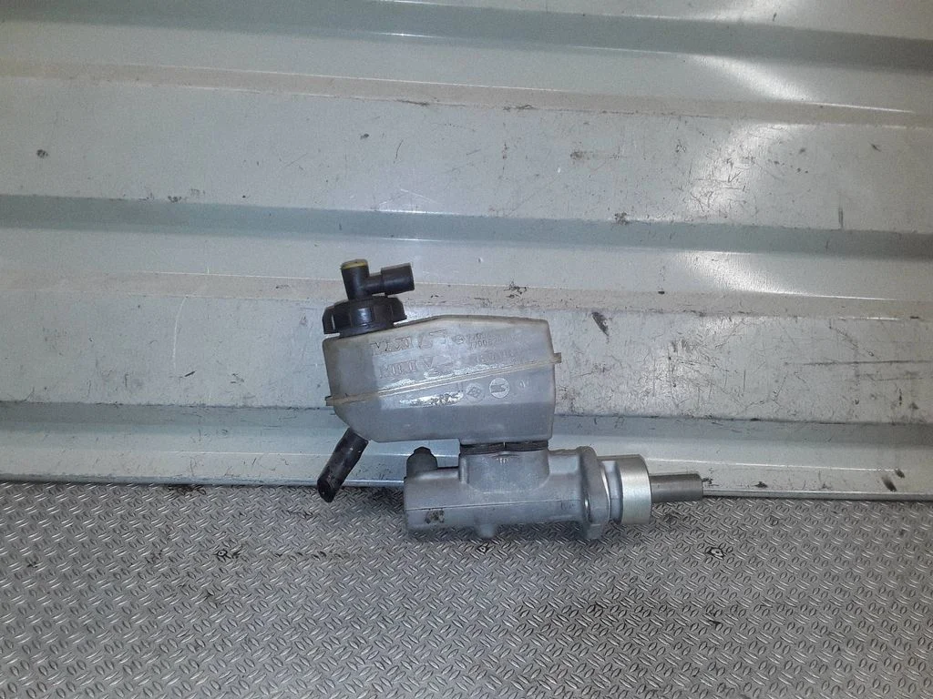 Master brake cylinder – Renault Scenic I (1996-2003)