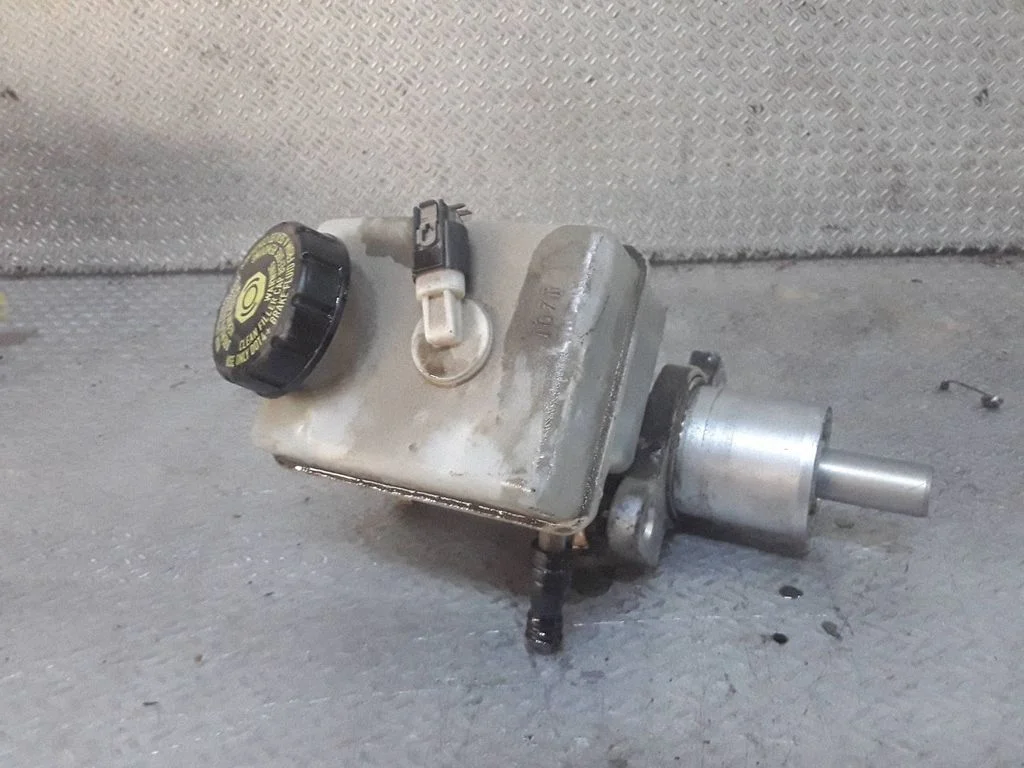 Pompa hamulcowa 32067200C
