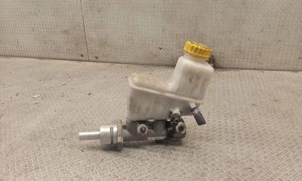 Master brake cylinder