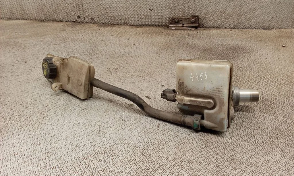 Master brake cylinder