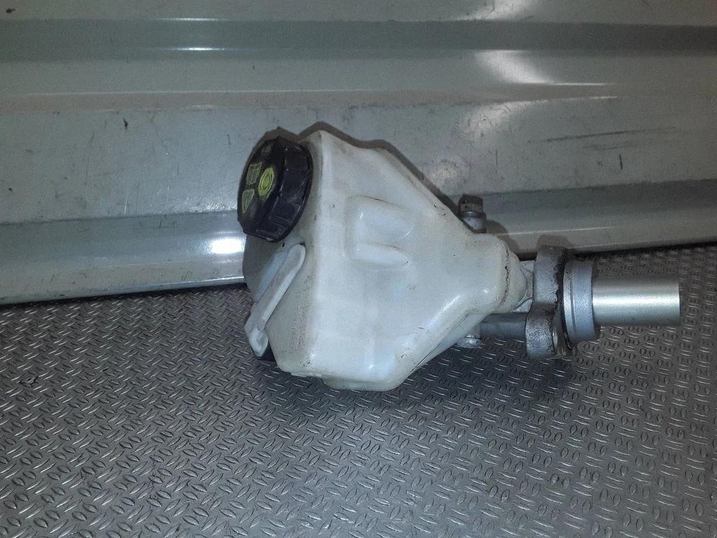 Master brake cylinder – Volvo V70 (2008-2013)