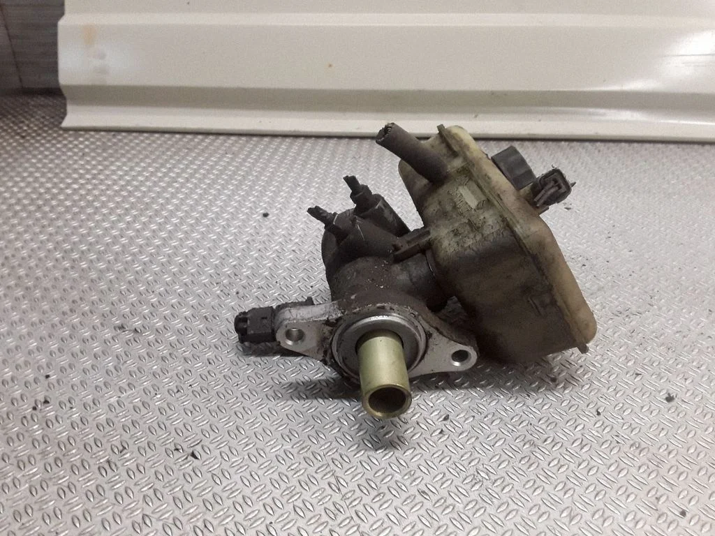Master brake cylinder 03350884771