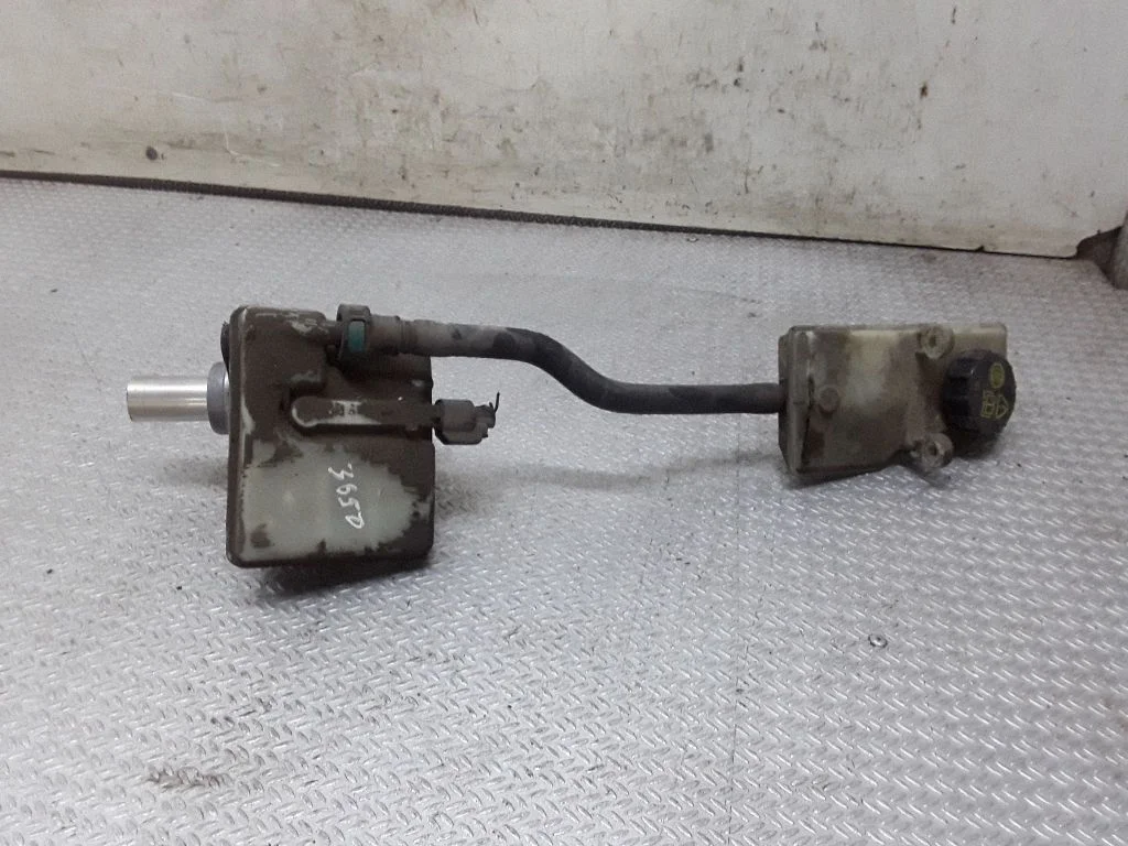 Master brake cylinder 03350885551