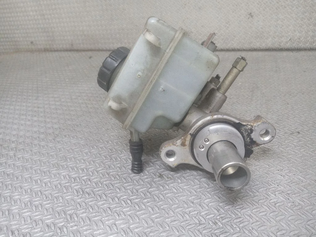 Pompa hamulcowa 32067271