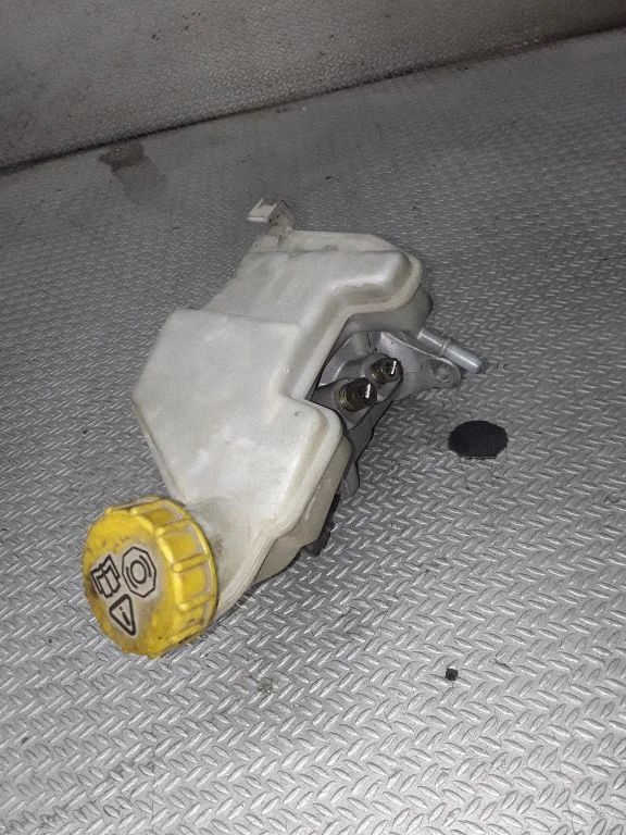 Master brake cylinder – Mazda 2 (2003-2007)