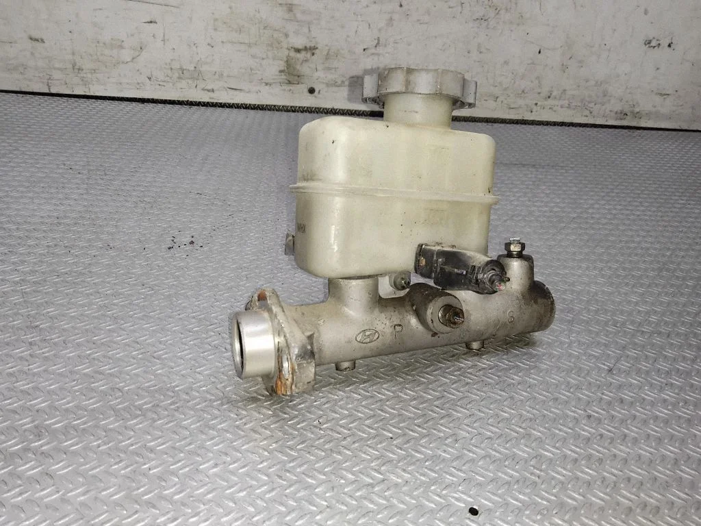 Master brake cylinder – Hyundai Santa Fe (2000-2006)