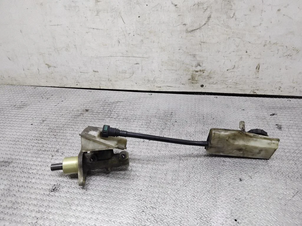 Master brake cylinder – Ford Focus C-MAX (2003-2010)