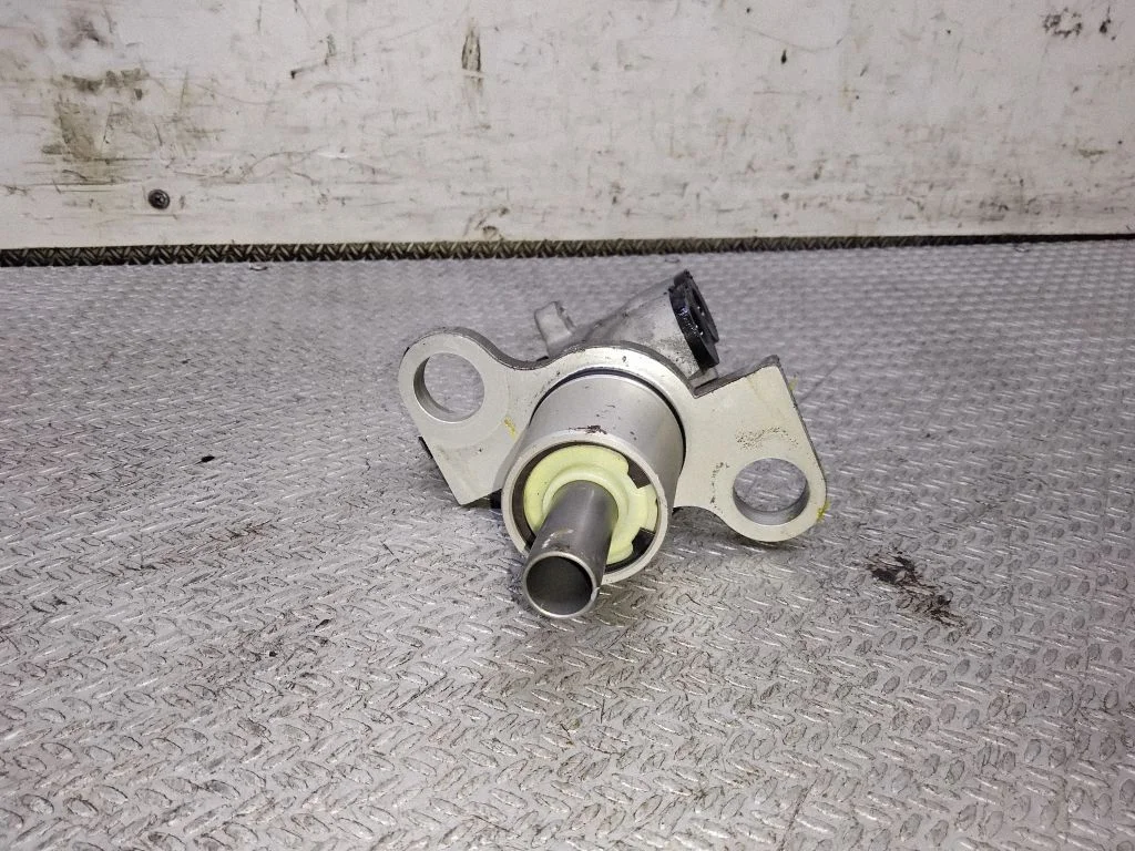 Master brake cylinder