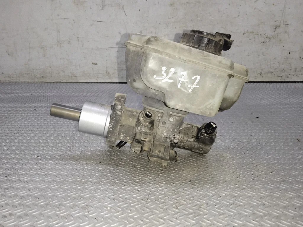 Master brake cylinder – Skoda Octavia Mk2 (1Z) (2004-2013)
