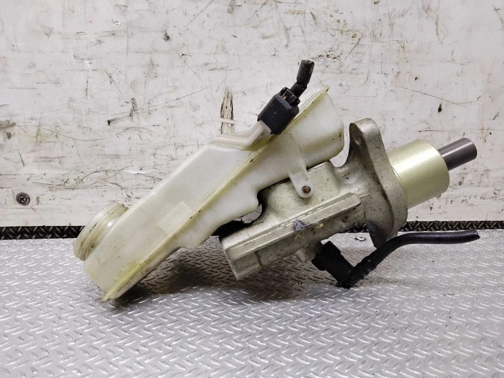 Master brake cylinder – Volvo S40 (2004-2007)