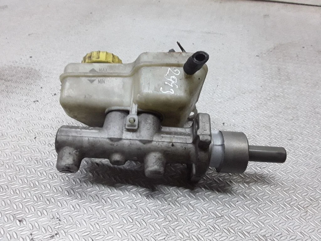 Master brake cylinder