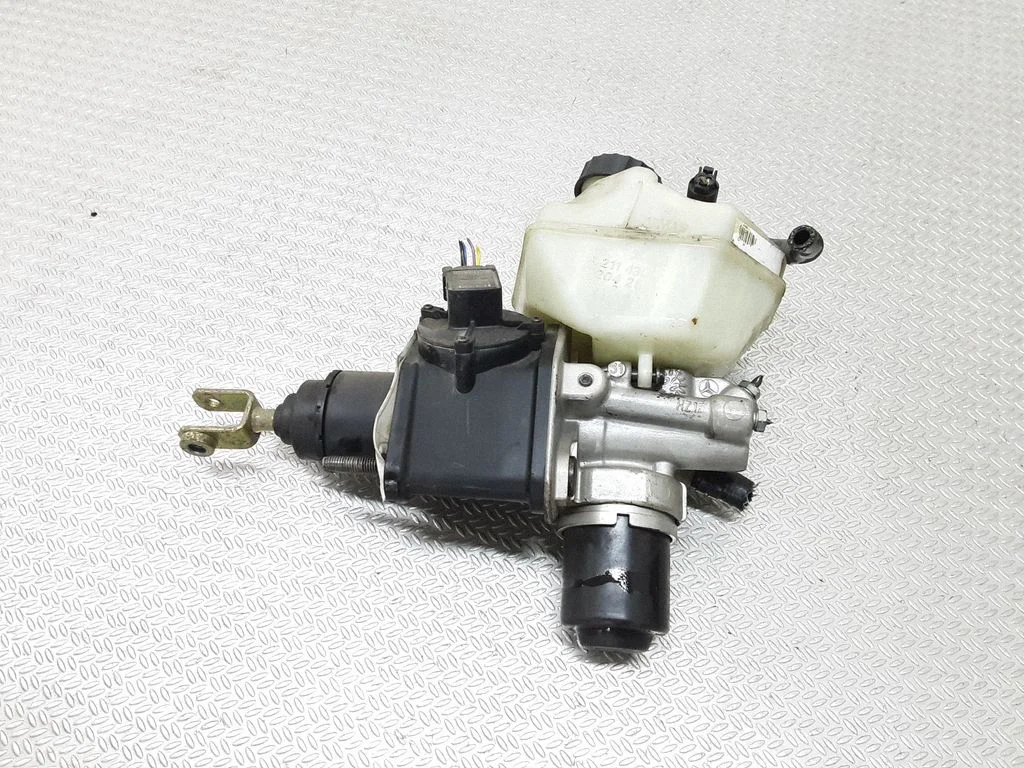 Master brake cylinder – Mercedes-Benz E-Class W211 (2002-2009)