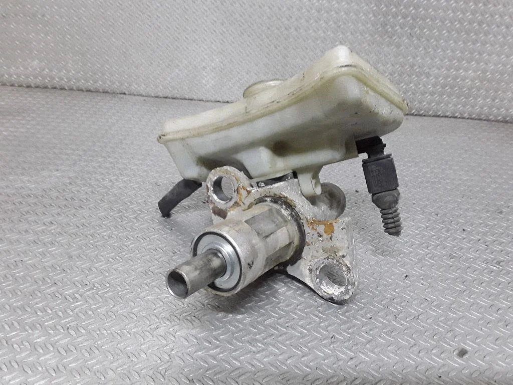 Master brake cylinder 8E0611301E
