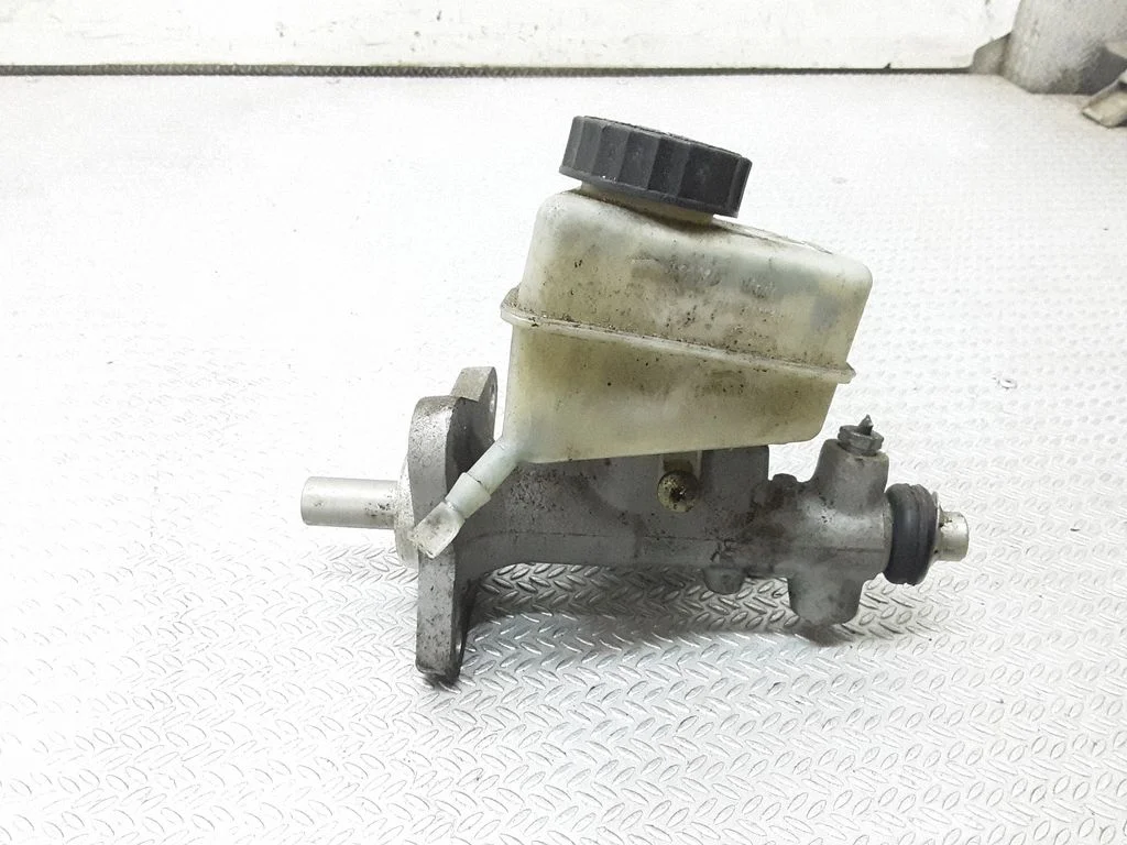Master brake cylinder – Mercedes-Benz C-Class W203 (2000-2007)