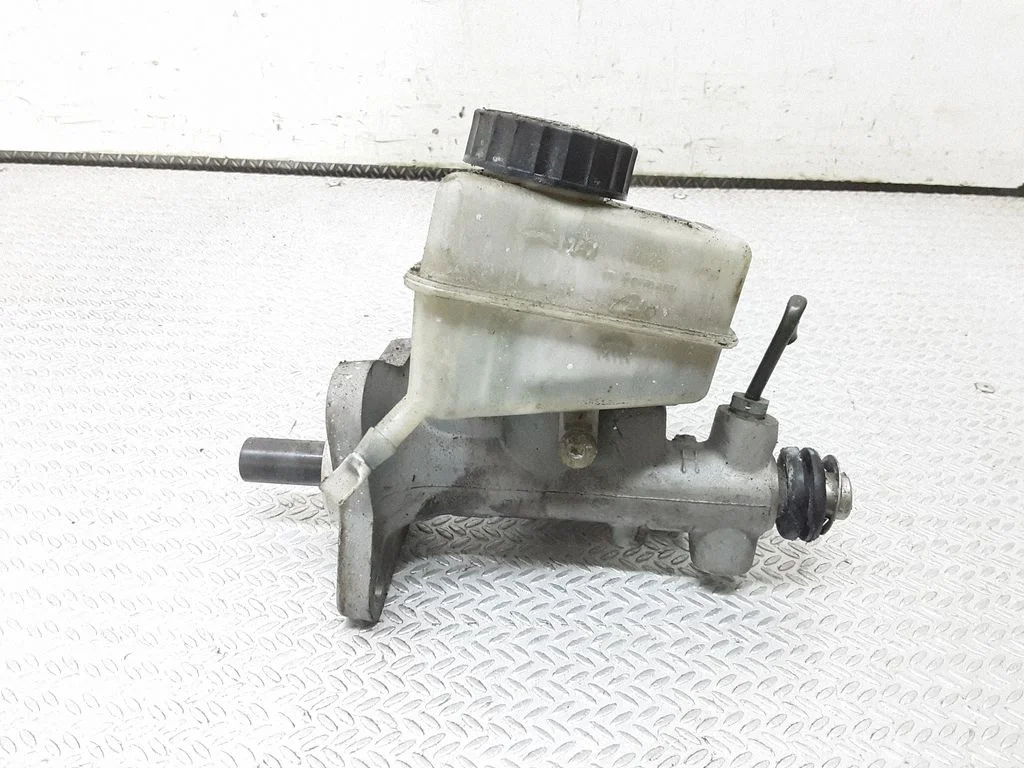 Master brake cylinder – Mercedes-Benz C-Class W203 (2000-2007)