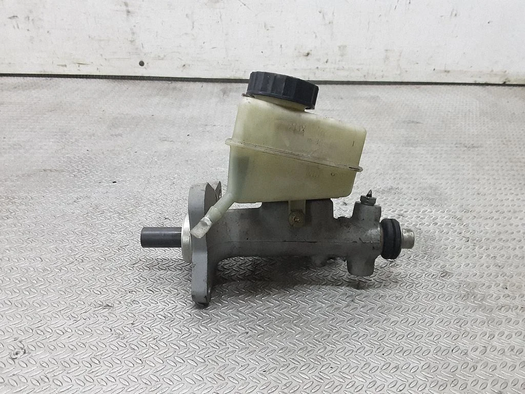 Master brake cylinder – Mercedes-Benz C-Class W203 (2000-2007)