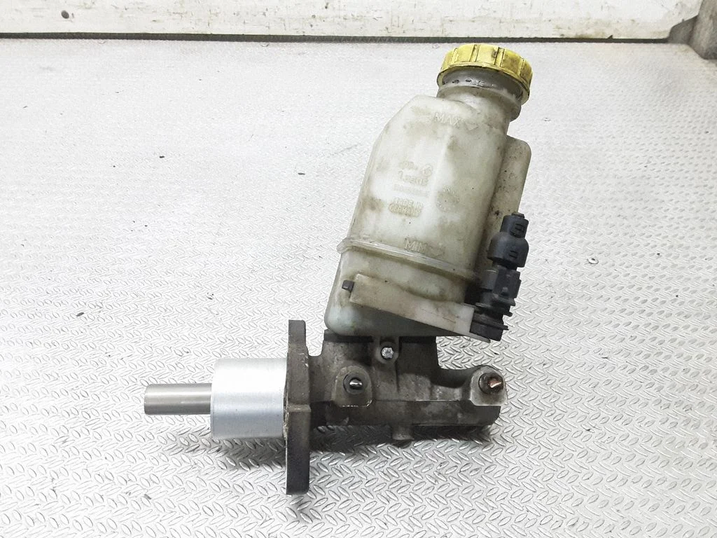 Master brake cylinder 32066966E