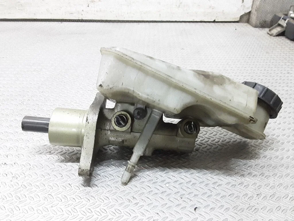 Master brake cylinder – Volvo V50 (2004-2007)