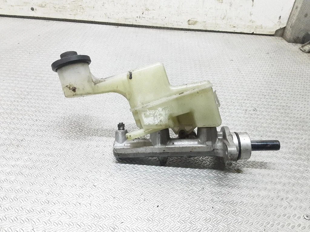 Master brake cylinder 13231110310