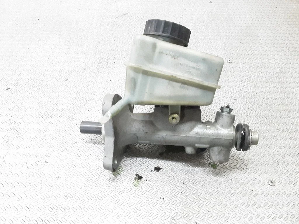 Master brake cylinder – Mercedes-Benz C-Class W203 (2000-2007)