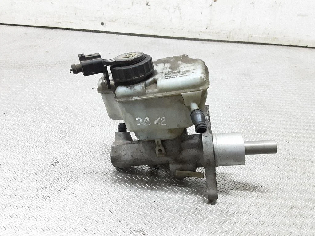 Master brake cylinder – Volkswagen Caddy (2004-2010)
