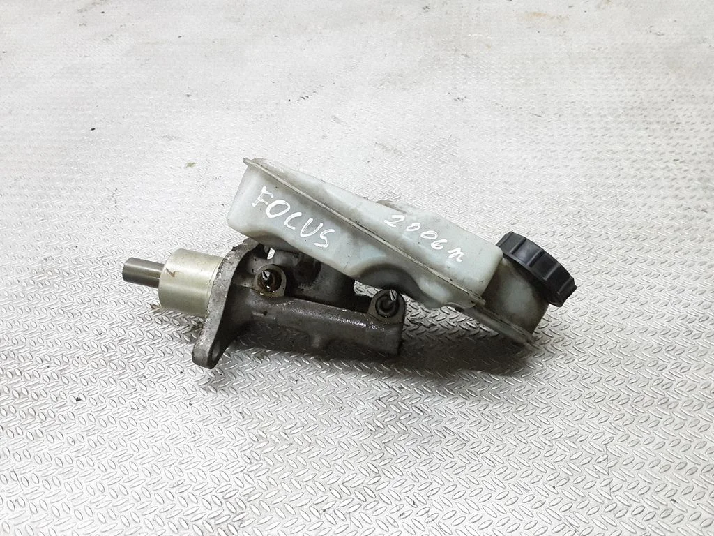Master brake cylinder – Ford Focus C-MAX (2003-2010)