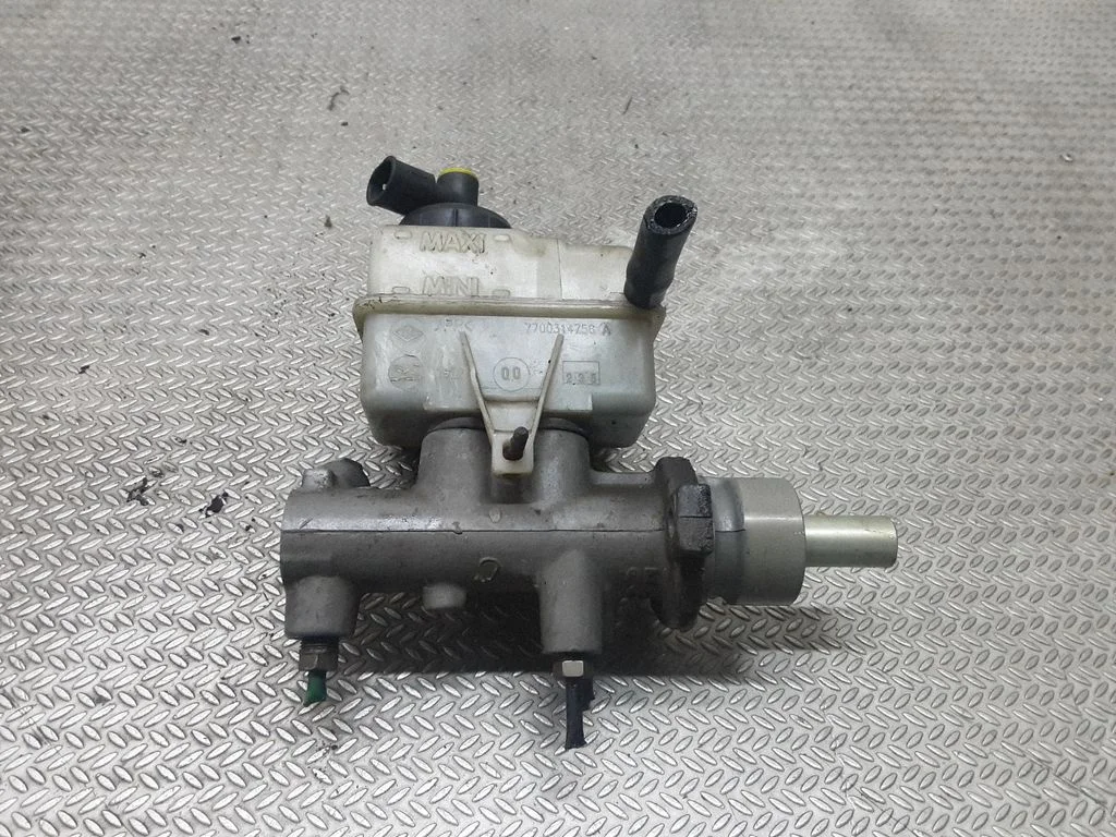 Master brake cylinder 7700314756A